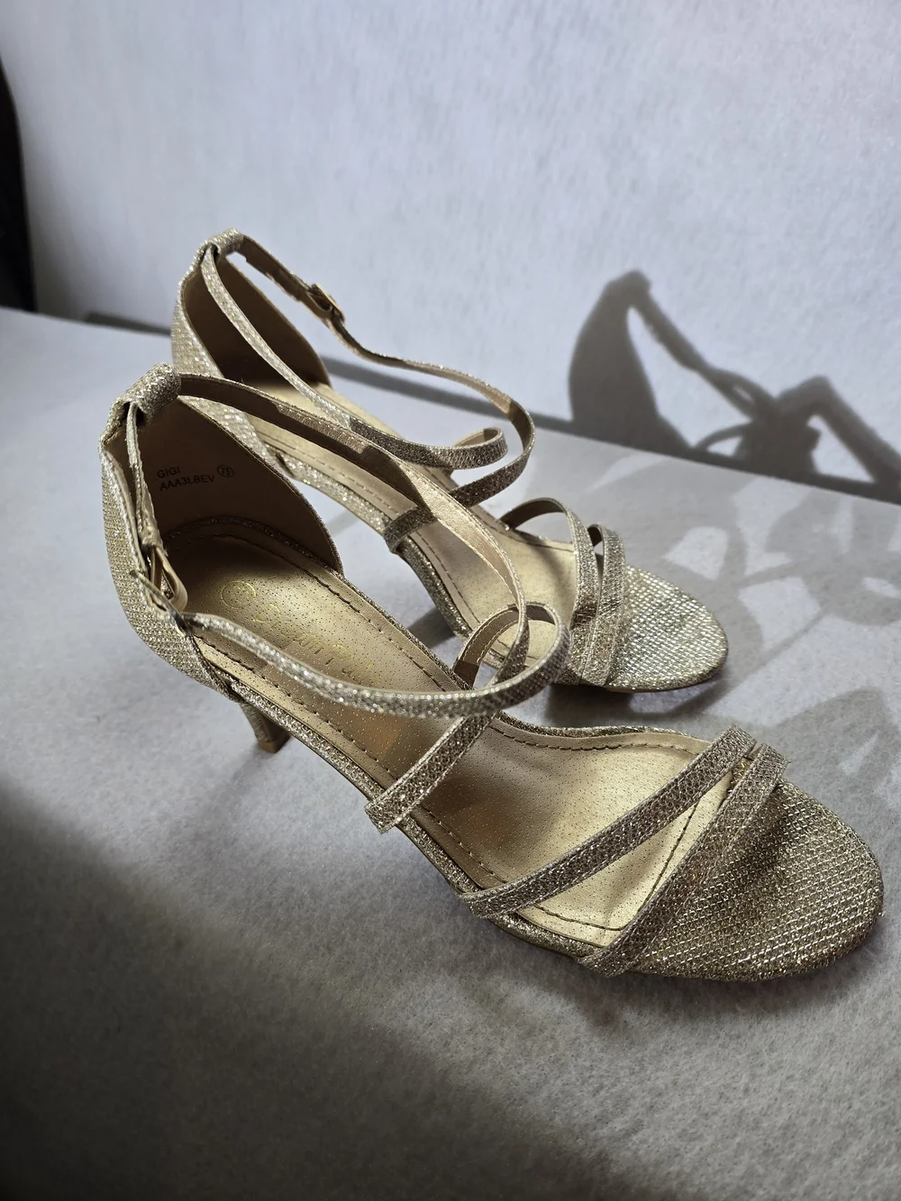 Dream Pairs Gold Glitter Strappy High Heel Sandals Size 7.5
